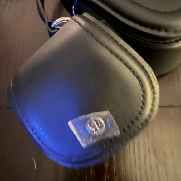 Lululemon Black Cactus “Leather” Mini Bag 🖤 - Picture 2 of 5